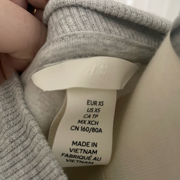 H&M graphic Gray Champs Élysées Sweatshirt - Picture 3 of 3